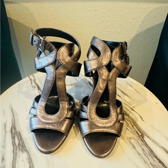 Classiques Entier Metallic Gray High Heels Double Ankle Straps 6.5M - Picture 2 of 4